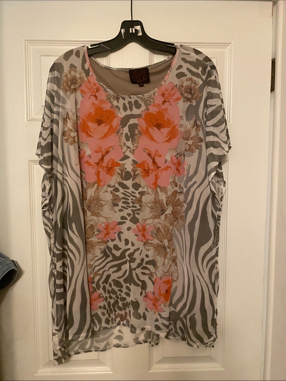Floral & Animal Print Tunic Top in Gray and Pink